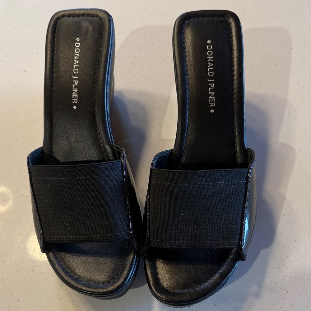Donald J. Pliner Women's Elegant Black Mules